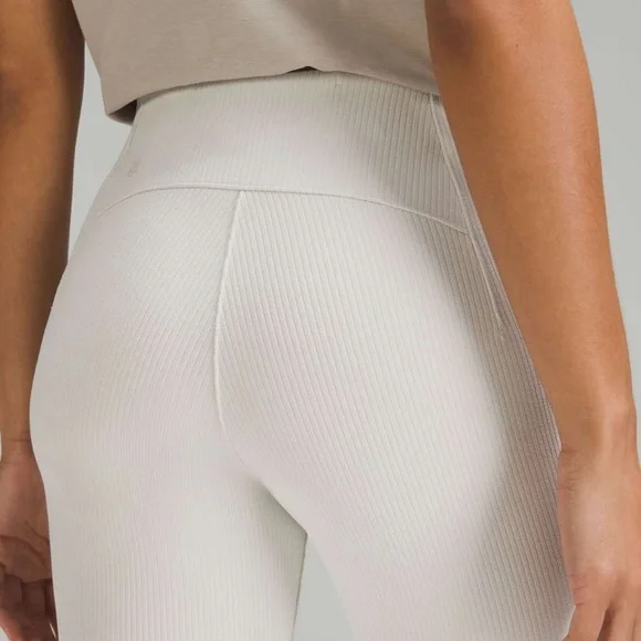 NWT Lululemon Ribbed Softstreme Zip-Leg High-Rise Cropped Pants 25" Bone Size 8 - Picture 4 of 14